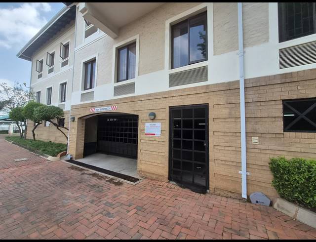 484M² OFFICE TO LET IN VORNA VALLEY